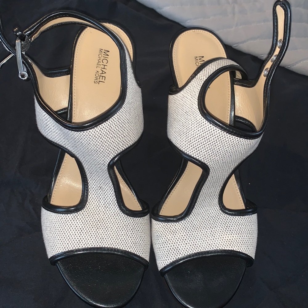 Casual sandals just in time for the summer